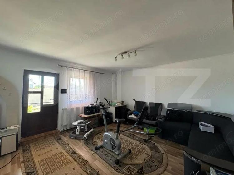 Casă cu 6 camere cu Teren 1000 Mp în Hunedoara