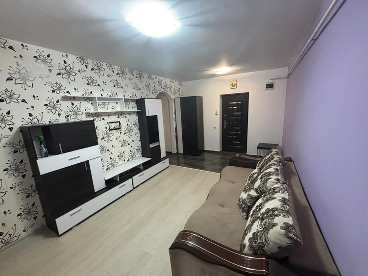Apartament cu 2 camere semidecomandat în Valea Adâncă