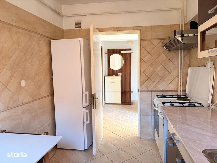 Apartament cu 2 camere decomandat în Hala Centrală