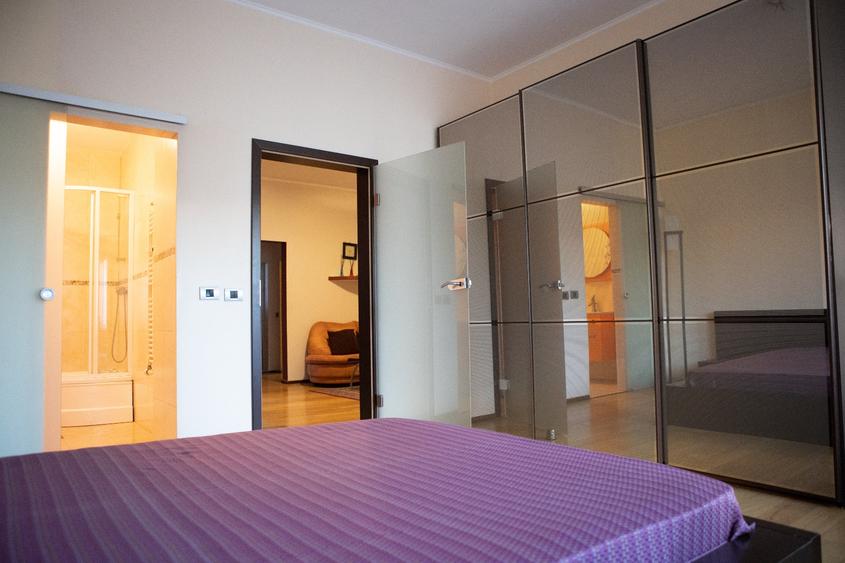 Apartament cu 3 camere semidecomandat în Cișmigiu