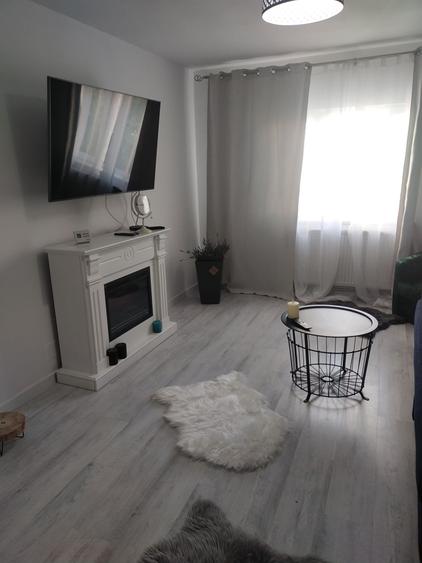 Apartament cu 4 camere decomandat în Spătaru