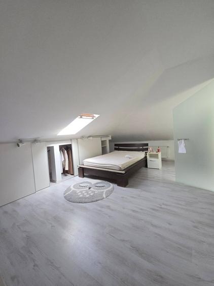 Apartament cu 4 camere semidecomandat în Dobroești