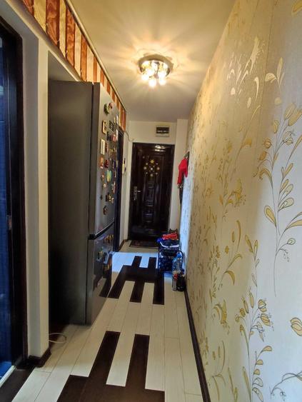 Apartament cu 2 camere semidecomandat în 9 Mai