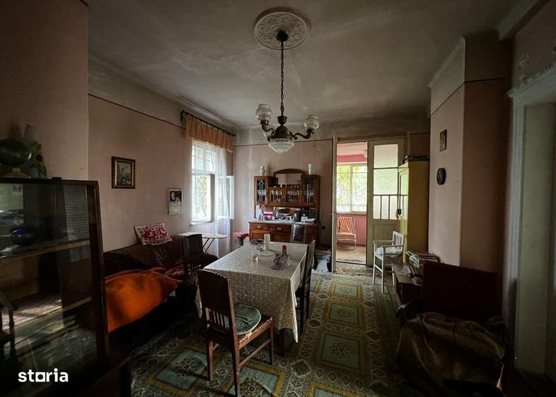 Casă cu 4 camere în Aleșd