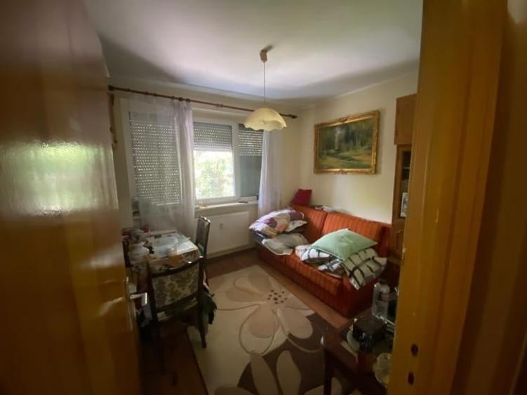 Apartament cu 3 camere semidecomandat în Vatra Luminoasă