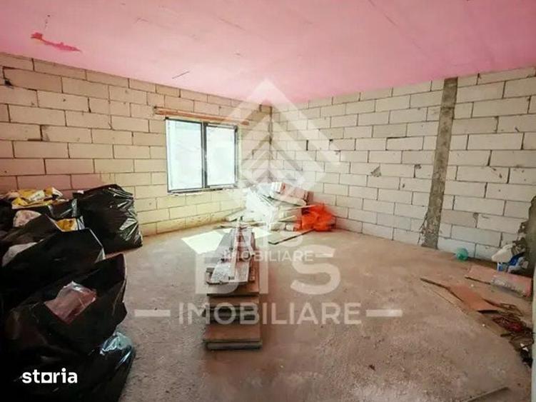 Casă cu 6 camere cu Teren 600 Mp în Unirea