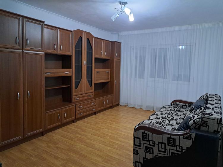 Garsonieră decomandată în Rogerius