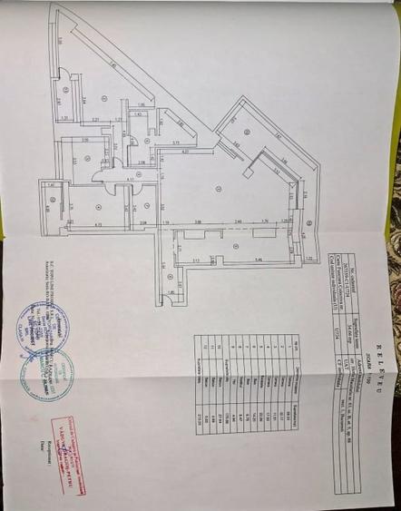 Apartament cu 4 camere decomandat, mobilat în Băneasa