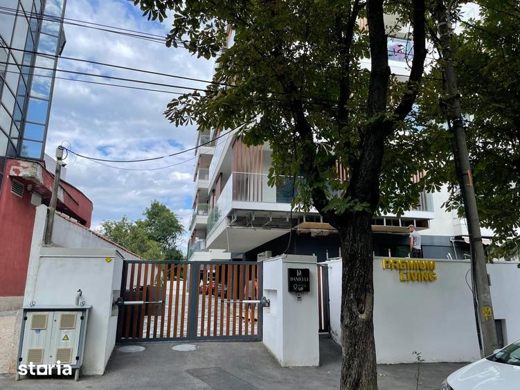 Apartament cu 4 camere, mobilat în Băneasa