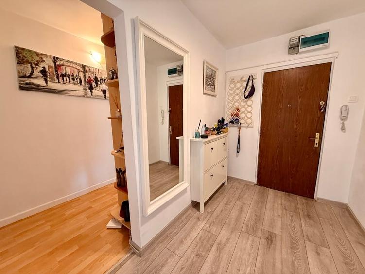 Apartament cu 4 camere decomandat, mobilat în Drumul Taberei