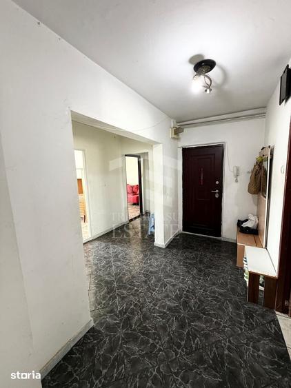 Apartament cu 4 camere decomandat în Colentina