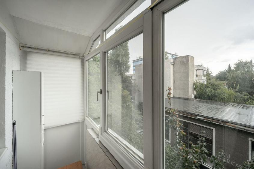 Apartament cu 2 camere semidecomandat, mobilat în Băneasa