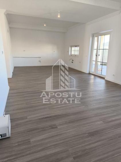 Casă individuală cu 4 camere cu Canalizare în Sânandrei