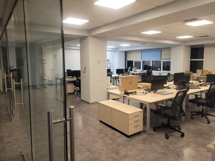 Spațiu comercial, de 500 mp, în Central
