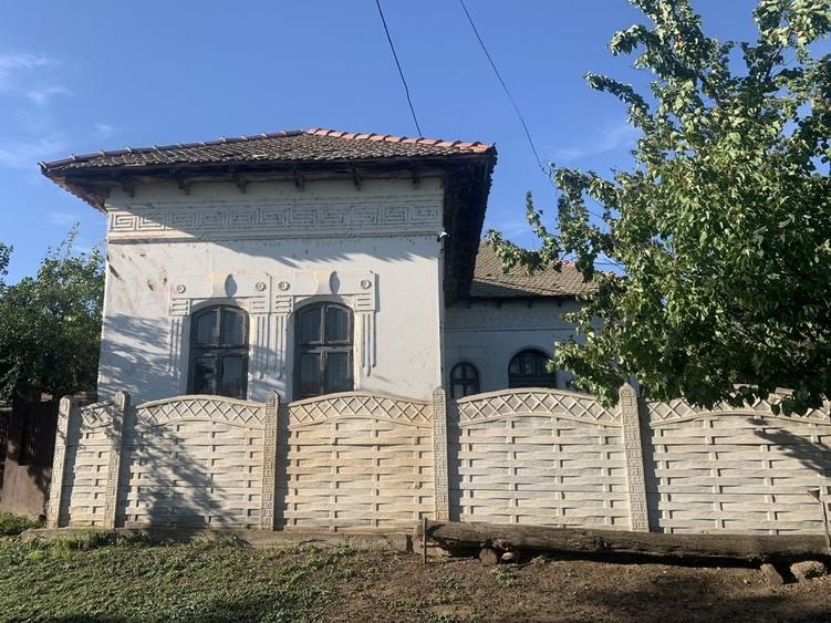 Casă cu 4 camere în Central