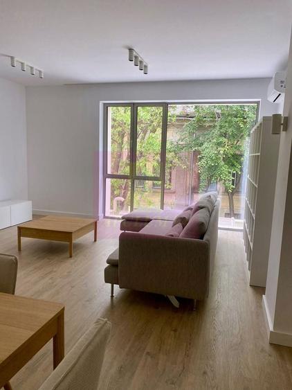 Apartament cu 4 camere decomandat în Armeneasca