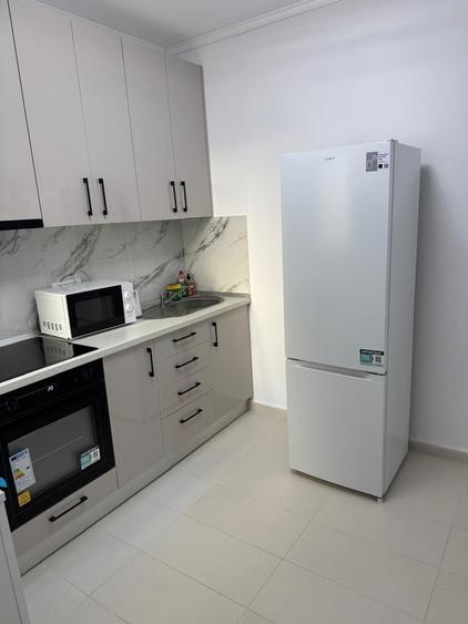 Apartament cu 3 camere decomandat în Moșilor