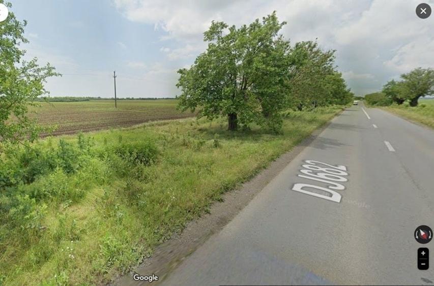 Teren de 40400 mp, în Sud
