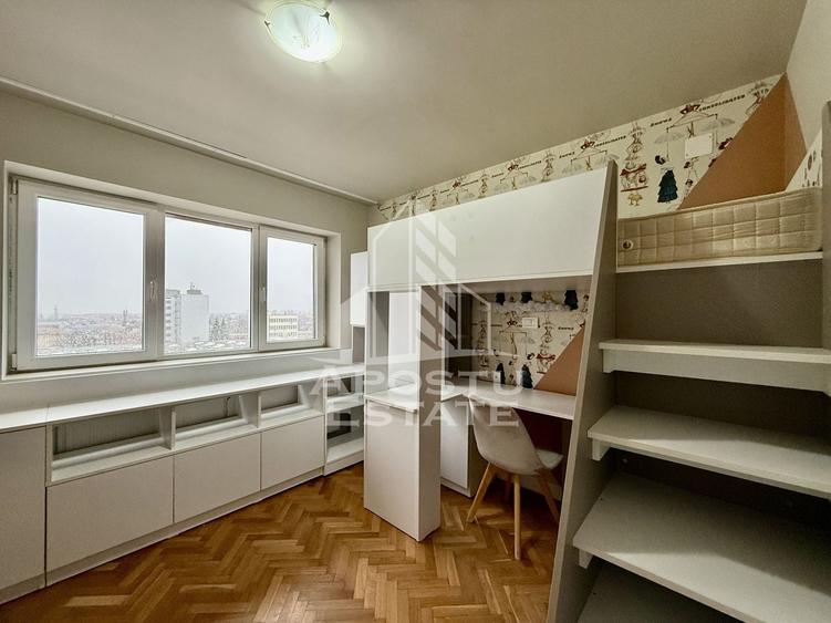Apartament cu 3 camere semidecomandat, mobilat în Iosefin