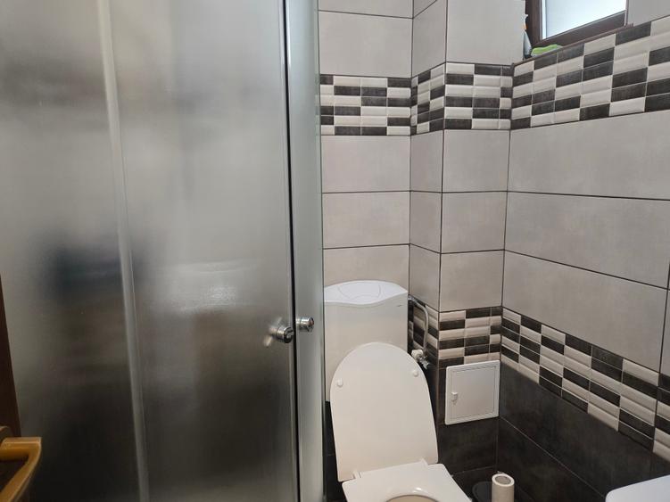 Casă cu 5 camere cu Canalizare în Sud