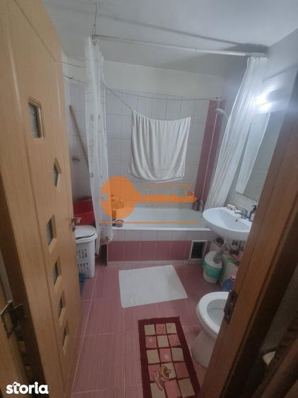 Apartament cu 3 camere decomandat în Crângași