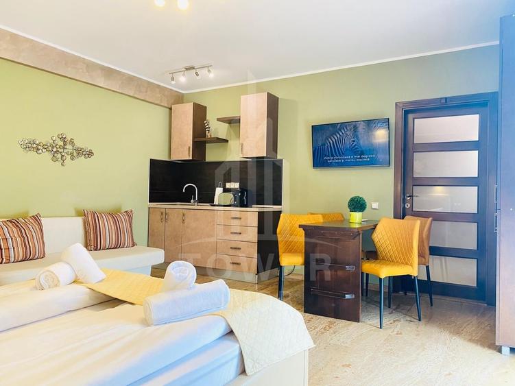 Casă individuală cu 8 camere cu Canalizare în Central