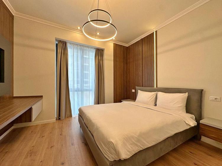 Apartament cu 3 camere decomandat, mobilat în Central