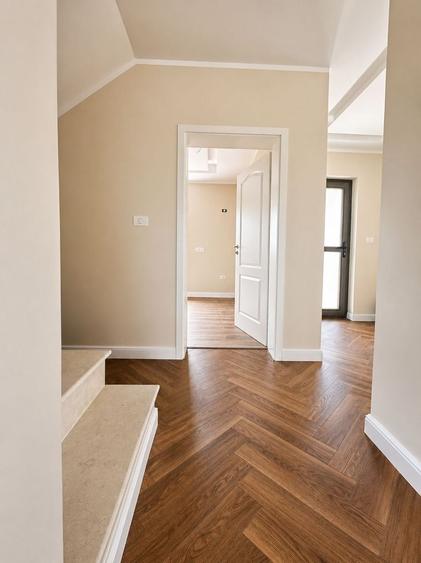 Duplex cu 4 camere cu Canalizare în Giroc