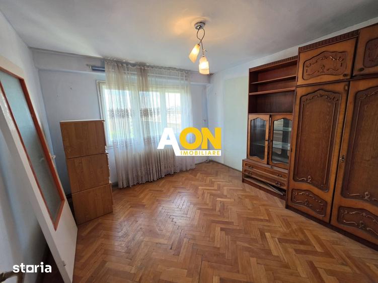 Apartament cu 3 camere decomandat în Cetate