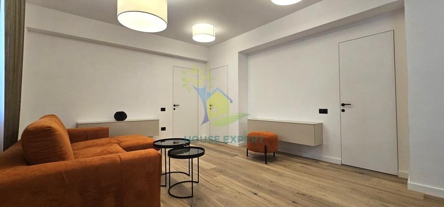 Apartament cu 3 camere semidecomandat, mobilat în Aviației
