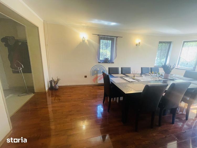 Casă cu 5 camere cu Teren 500 Mp în Șimnicu de Sus