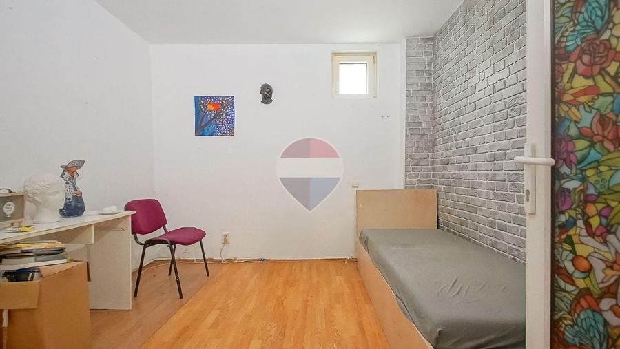 Casă individuală cu 4 camere cu Teren 122 Mp în Schei