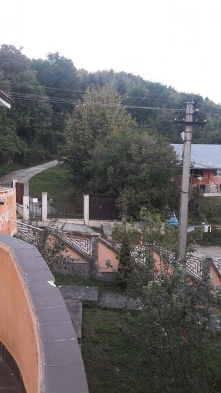 Casă cu 10 camere cu Teren 785 Mp în Central