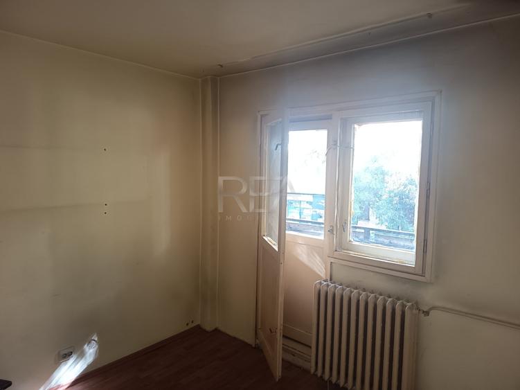 Apartament cu 3 camere decomandat în Rahova