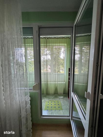 Apartament cu 3 camere decomandat în Titan