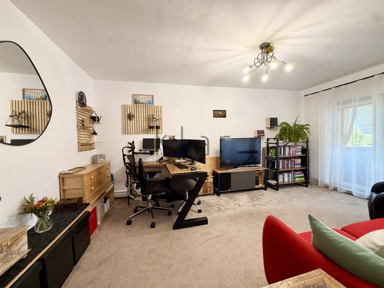 Apartament cu 3 camere decomandat, mobilat în Zorilor