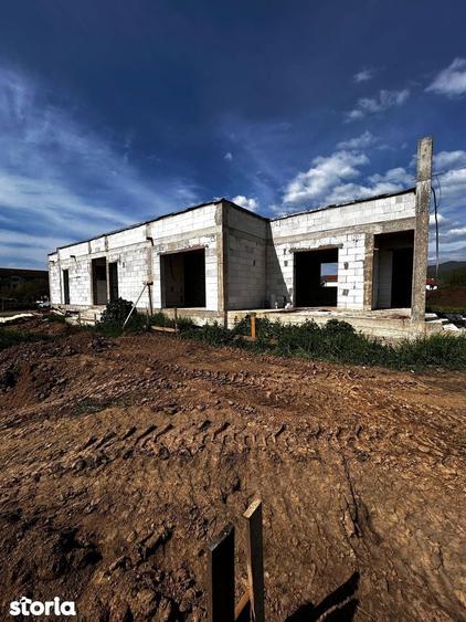 Casă cu 6 camere cu Teren 547 Mp în Sântimbru