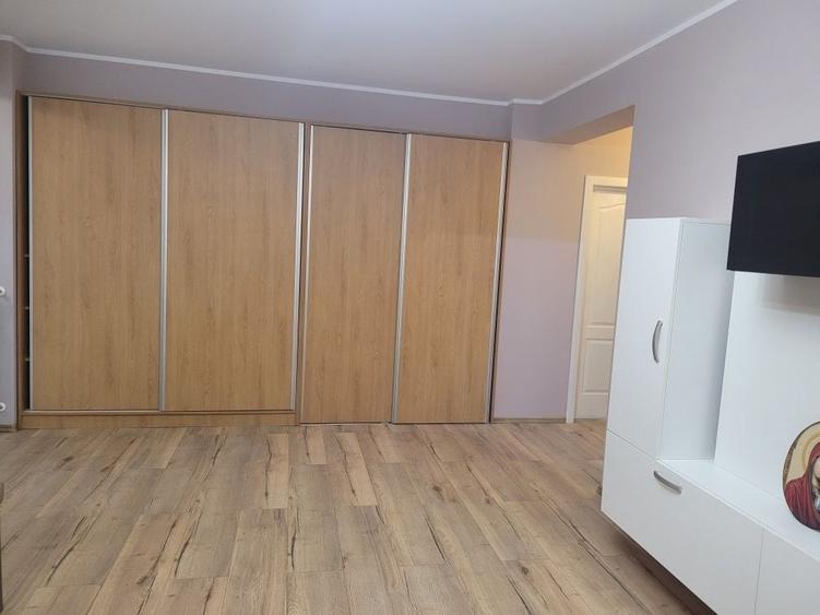 Apartament cu 2 camere decomandat în Exterior Vest