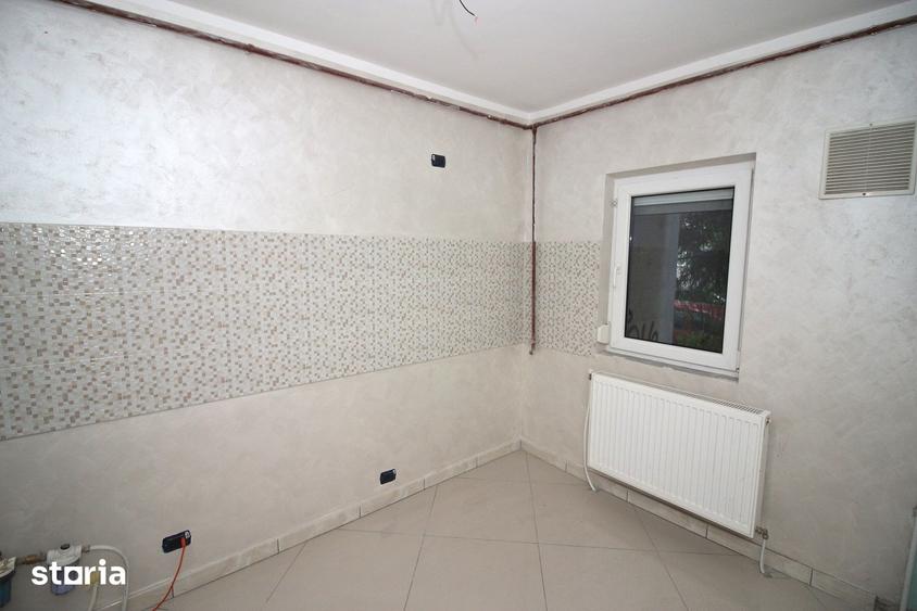 Apartament cu 3 camere decomandat în Est