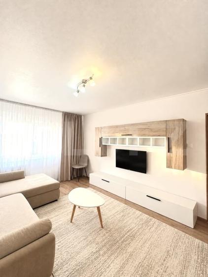 Apartament cu 2 camere decomandat, mobilat în Tractorul