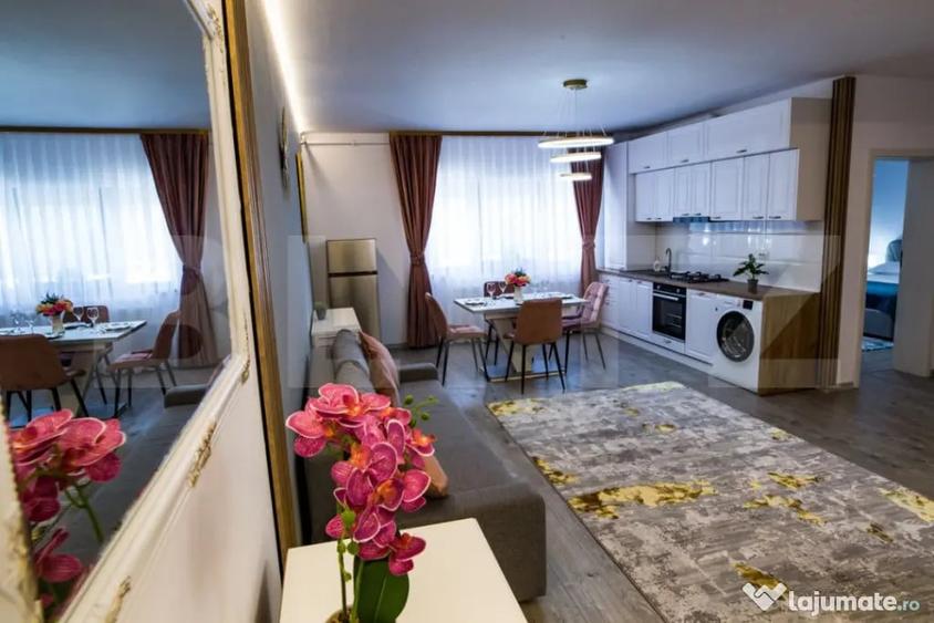Apartament cu 3 camere semidecomandat în Central