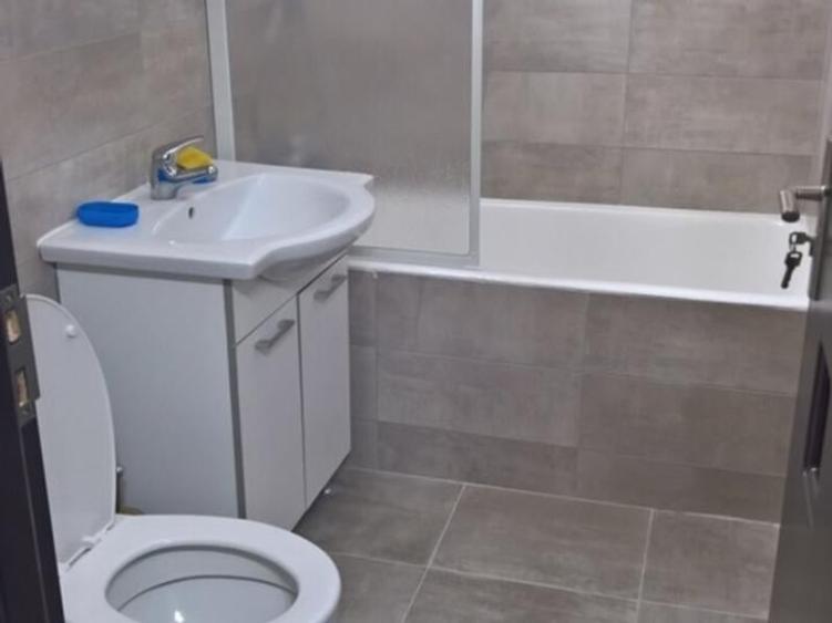 Garsonieră decomandată, mobilată în Drumul Taberei