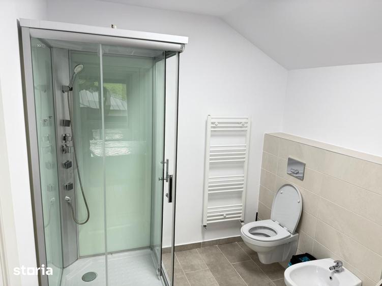 Casă cu 5 camere cu Teren 500 Mp în Păulești