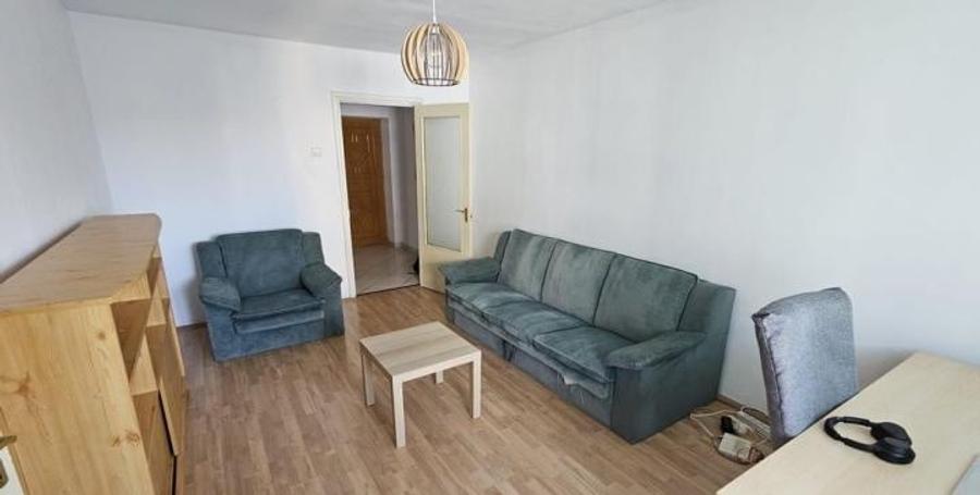 Apartament cu 3 camere decomandat, mobilat în Tineretului