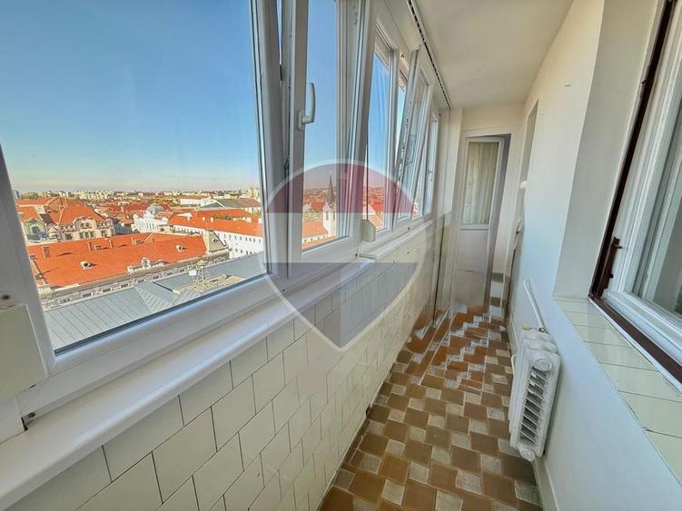 Apartament cu 4 camere decomandat, mobilat în Ultracentral