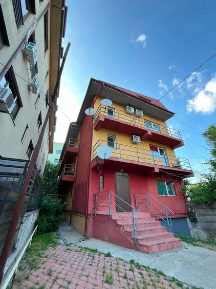 Apartament cu 4 camere decomandat în Central