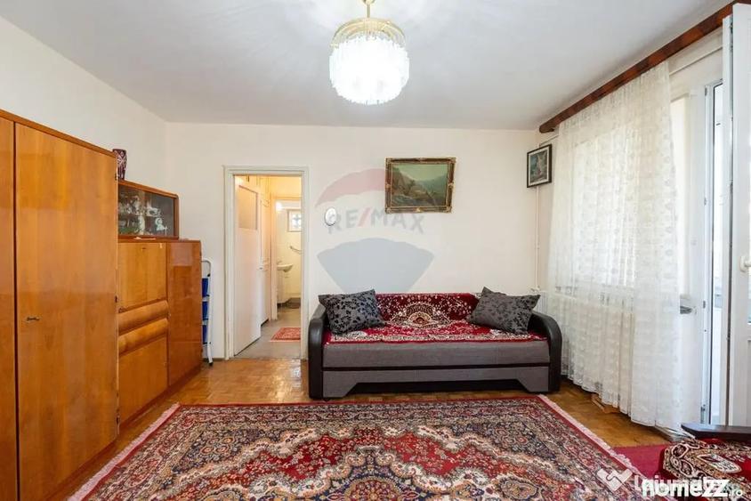 Apartament cu 2 camere semidecomandat în Calea București