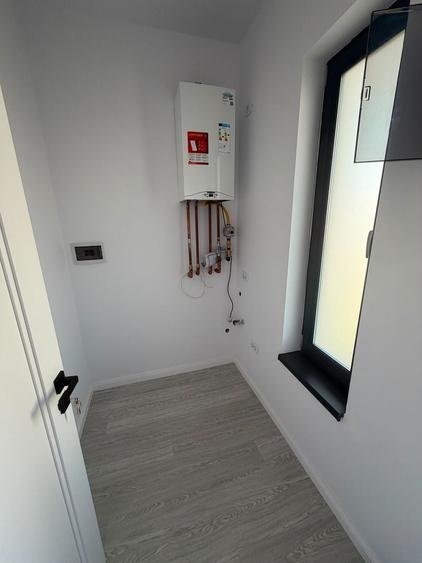 Casă individuală cu 4 camere cu Canalizare în Central