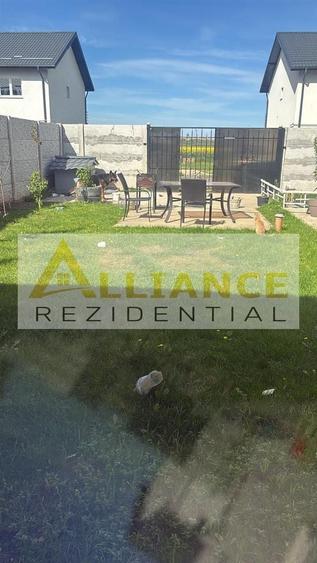 Duplex cu 4 camere cu Canalizare în Central