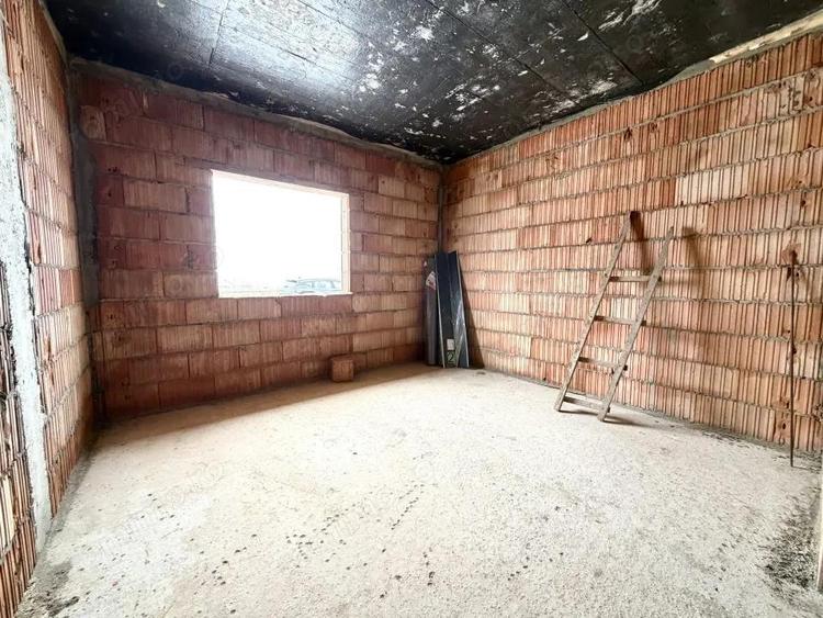 Casă cu 3 camere cu Teren 540 Mp în Sânandrei